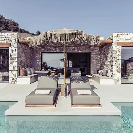 Pera Perou Unspoiled Luxury Ajía Effimía