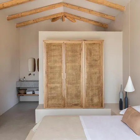 Pera Perou Unspoiled Luxury Ajía Effimía